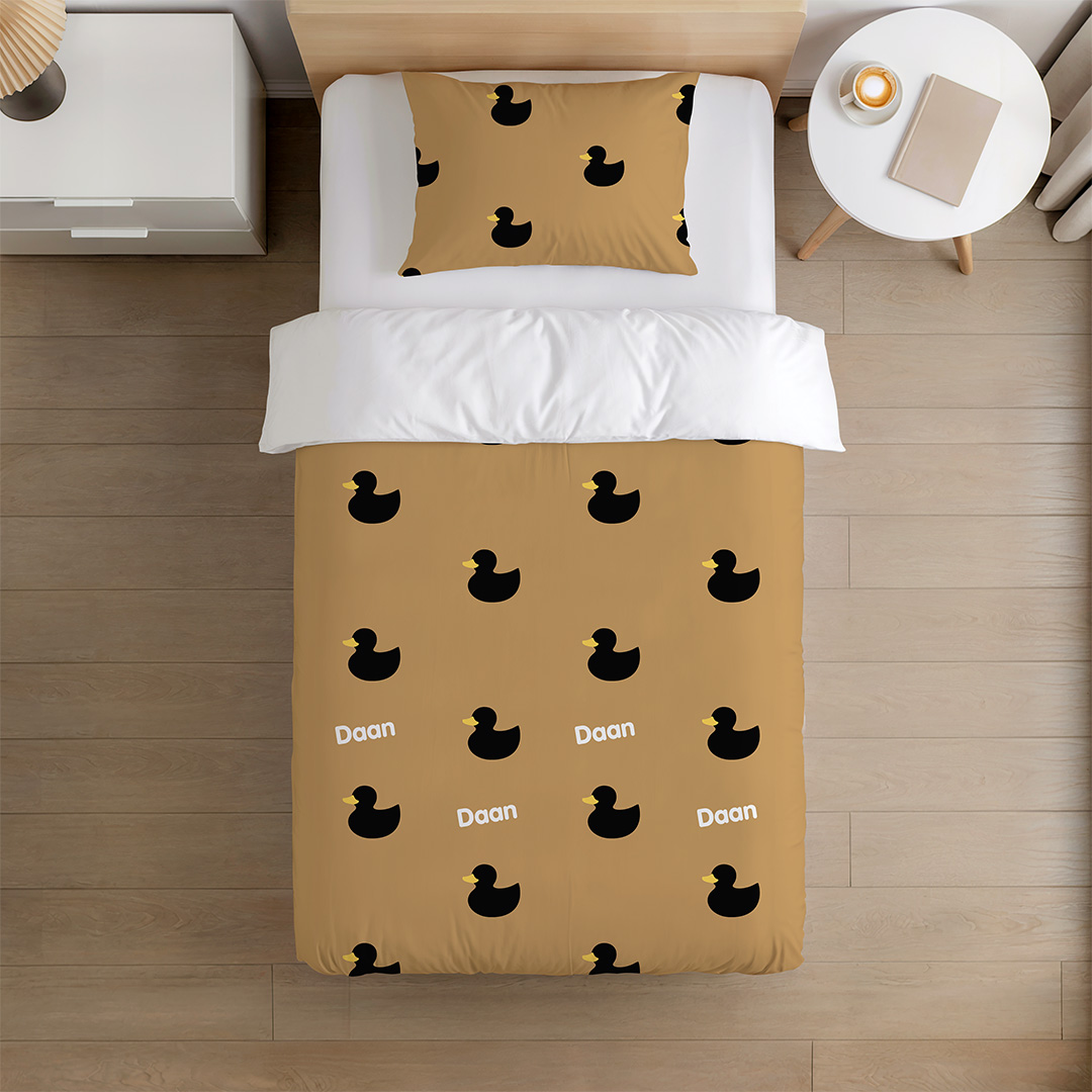 Happy Dekbed Dirty Ducks beige Dekbedovertrek met Naam– 100% katoen satijn 210TC | incl. 1 kussensloop - Afbeelding 3