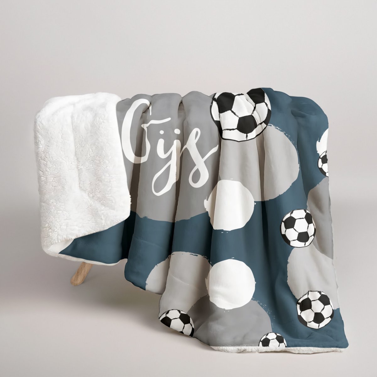 Fleece deken met voetbal print en naam of tekst - Afbeelding 2